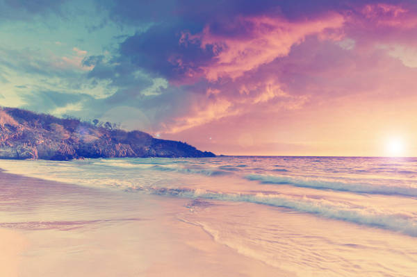 魔幻风格海边沙滩风景图片素材_绚丽的海边沙滩风景图片素材