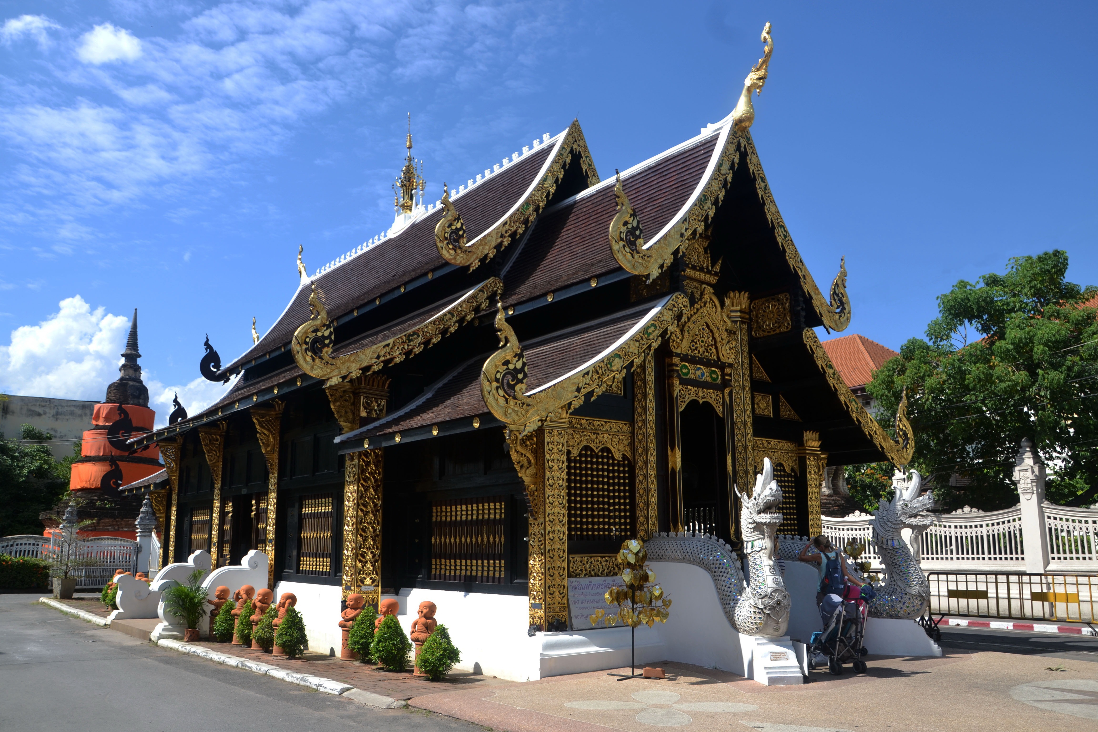 外觀別致泰國清邁寺廟高清圖片下載