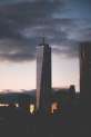 夜幕降临时的世界贸易中心大厦高清图片下载