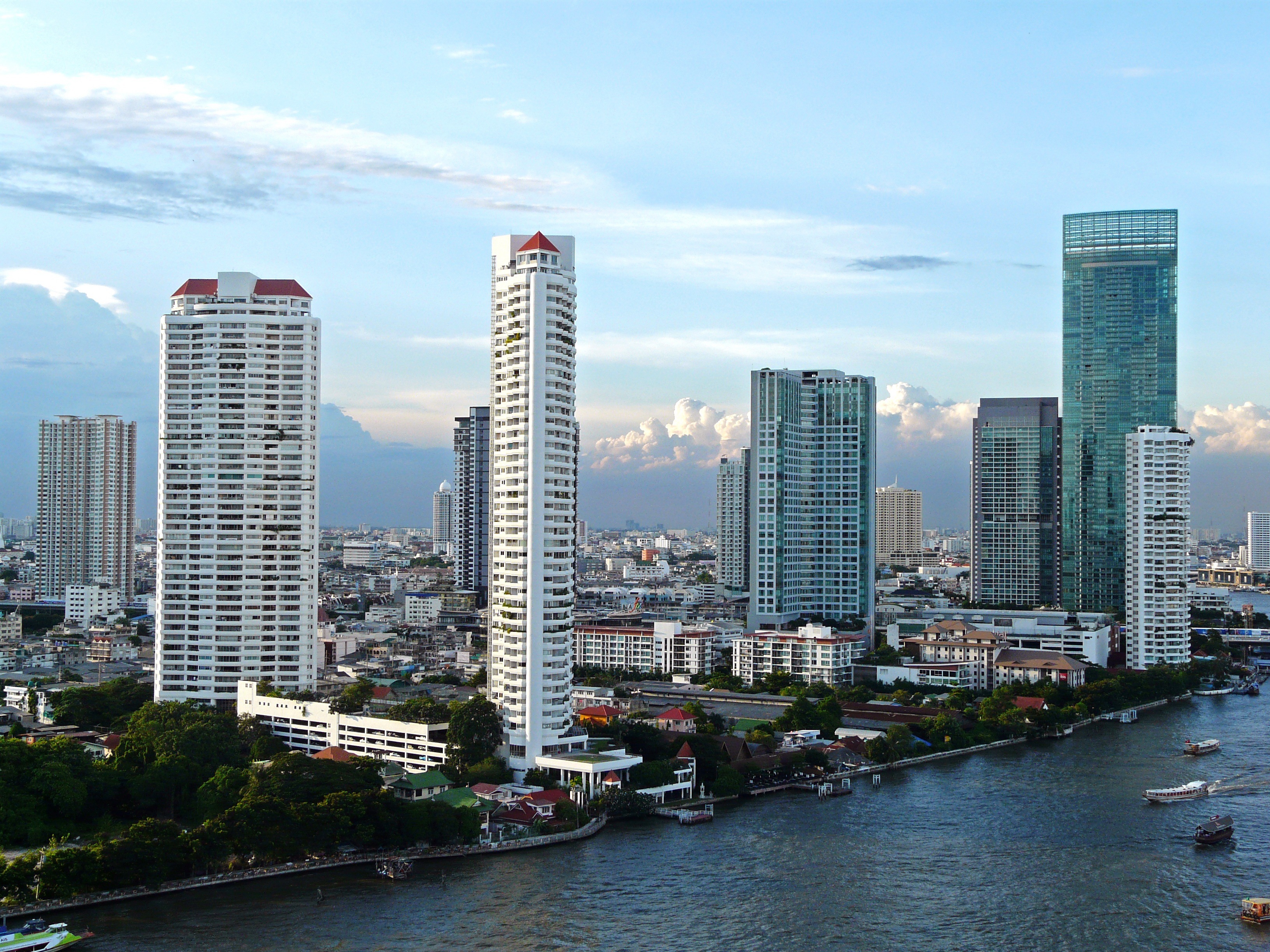 美麗清晨泰國曼谷海邊大廈建筑圖片下載